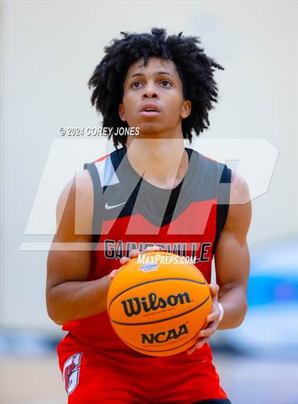 Thumbnail 1 in Gainesville vs Dutchtown (GA Elite 8 Tip Off Classic) photogallery.