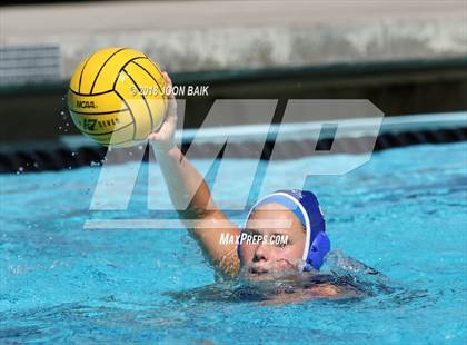 Thumbnail 2 in Acalanes vs St.Francis photogallery.