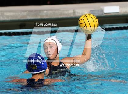 Thumbnail 2 in Acalanes vs St.Francis photogallery.