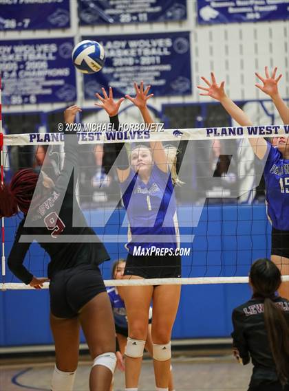 Thumbnail 3 in Lewisville @ Plano West photogallery.