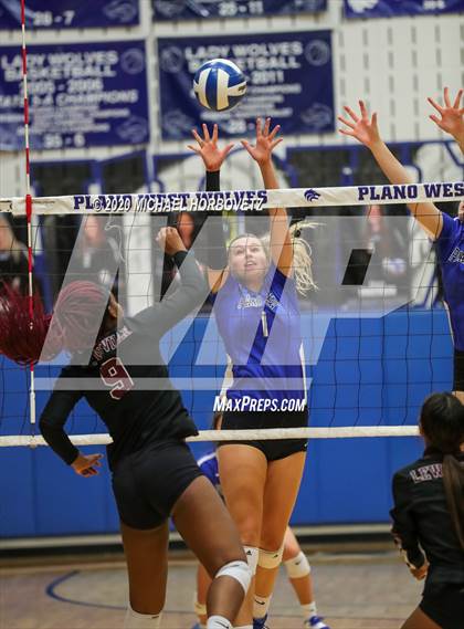 Thumbnail 1 in Lewisville @ Plano West photogallery.