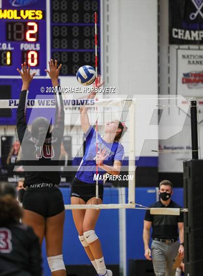 Thumbnail 2 in Lewisville @ Plano West photogallery.