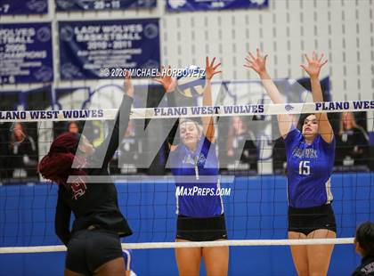 Thumbnail 3 in Lewisville @ Plano West photogallery.