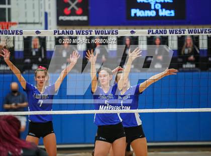 Thumbnail 3 in Lewisville @ Plano West photogallery.