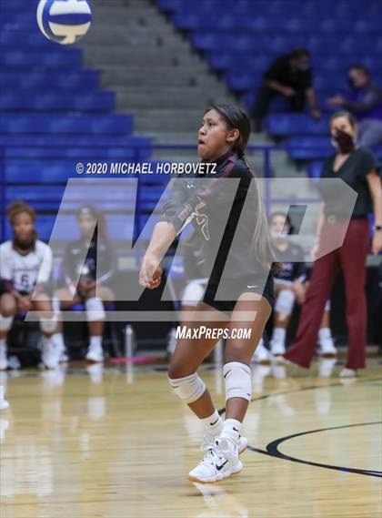 Thumbnail 3 in Lewisville @ Plano West photogallery.