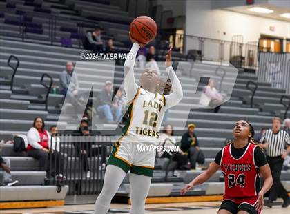 Thumbnail 2 in Indianapolis Crispus Attucks vs. Bolingbrook (Sneakers for Santa Shootout) photogallery.