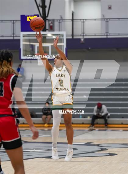 Thumbnail 3 in Indianapolis Crispus Attucks vs. Bolingbrook (Sneakers for Santa Shootout) photogallery.