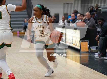 Thumbnail 2 in Indianapolis Crispus Attucks vs. Bolingbrook (Sneakers for Santa Shootout) photogallery.