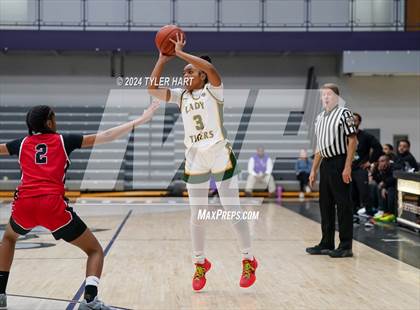 Thumbnail 3 in Indianapolis Crispus Attucks vs. Bolingbrook (Sneakers for Santa Shootout) photogallery.