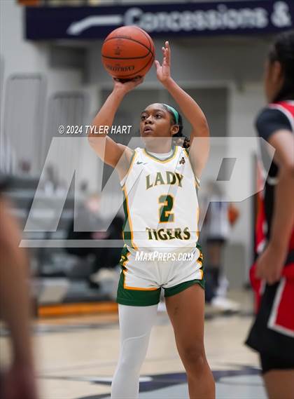 Thumbnail 2 in Indianapolis Crispus Attucks vs. Bolingbrook (Sneakers for Santa Shootout) photogallery.