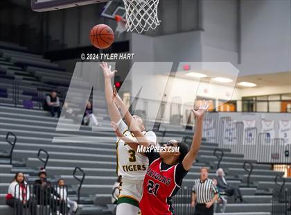 Thumbnail 3 in Indianapolis Crispus Attucks vs. Bolingbrook (Sneakers for Santa Shootout) photogallery.