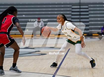 Thumbnail 3 in Indianapolis Crispus Attucks vs. Bolingbrook (Sneakers for Santa Shootout) photogallery.
