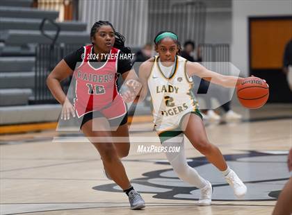 Thumbnail 3 in Indianapolis Crispus Attucks vs. Bolingbrook (Sneakers for Santa Shootout) photogallery.
