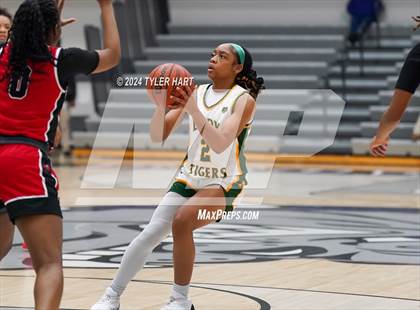 Thumbnail 2 in Indianapolis Crispus Attucks vs. Bolingbrook (Sneakers for Santa Shootout) photogallery.
