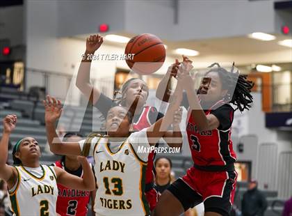 Thumbnail 1 in Indianapolis Crispus Attucks vs. Bolingbrook (Sneakers for Santa Shootout) photogallery.
