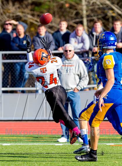 Thumbnail 1 in Union-Endicott @ Maine-Endwell photogallery.