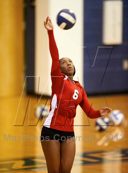 Thumbnail 3 in Allatoona vs. Hillgrove (Tri-Match) photogallery.