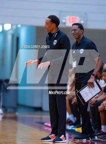 Thumbnail 3 in Paideia vs Shiloh (Hawks-Naismith Tipoff Classic) photogallery.