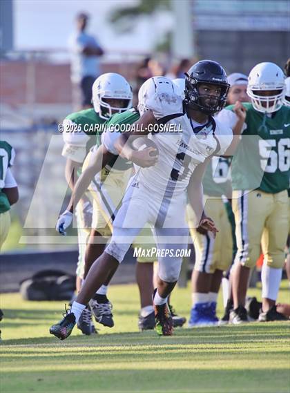 Thumbnail 2 in Kinston vs Havelock photogallery.