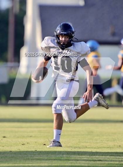 Thumbnail 2 in Kinston vs Havelock photogallery.