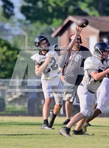 Thumbnail 2 in Kinston vs Havelock photogallery.