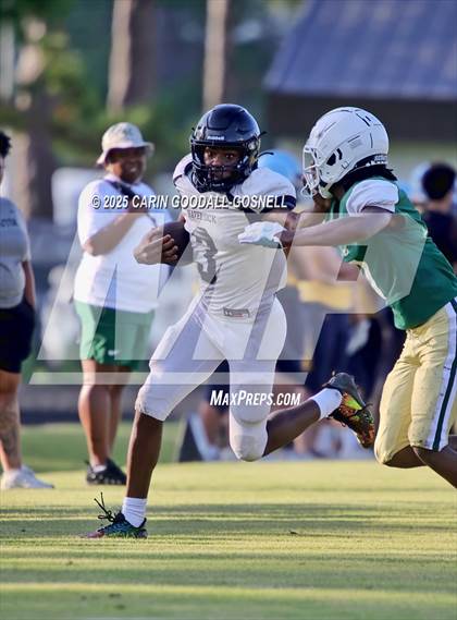 Thumbnail 2 in Kinston vs Havelock photogallery.
