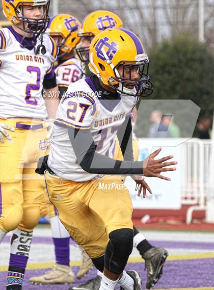 Thumbnail 2 in Union City vs. Tyner Academy (TSSAA Division I Class 2A Final)  photogallery.