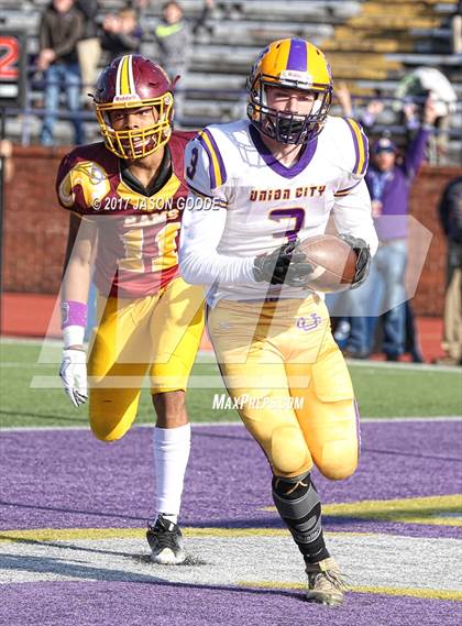 Thumbnail 3 in Union City vs. Tyner Academy (TSSAA Division I Class 2A Final)  photogallery.