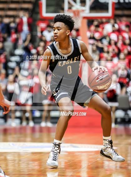Thumbnail 2 in Fresno Christian vs. Fowler (CIF Central Section Championship) photogallery.