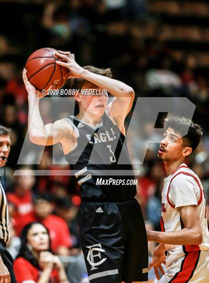 Thumbnail 1 in Fresno Christian vs. Fowler (CIF Central Section Championship) photogallery.
