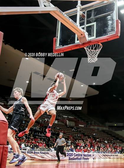 Thumbnail 2 in Fresno Christian vs. Fowler (CIF Central Section Championship) photogallery.