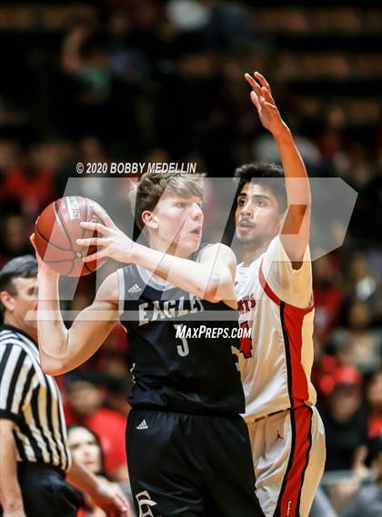 Thumbnail 2 in Fresno Christian vs. Fowler (CIF Central Section Championship) photogallery.