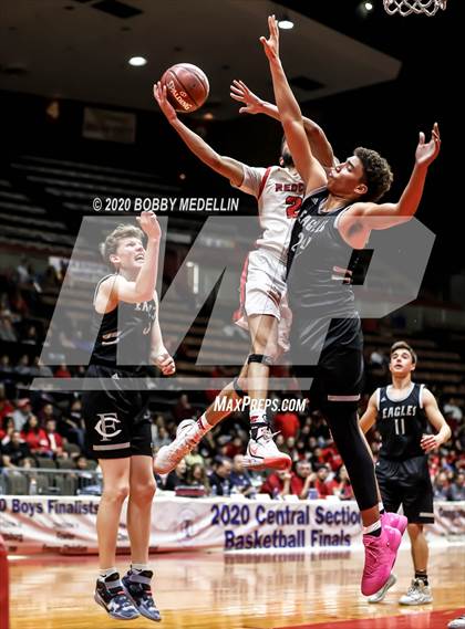 Thumbnail 2 in Fresno Christian vs. Fowler (CIF Central Section Championship) photogallery.