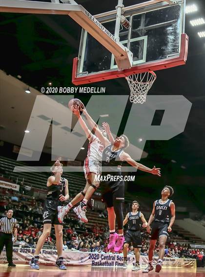 Thumbnail 3 in Fresno Christian vs. Fowler (CIF Central Section Championship) photogallery.