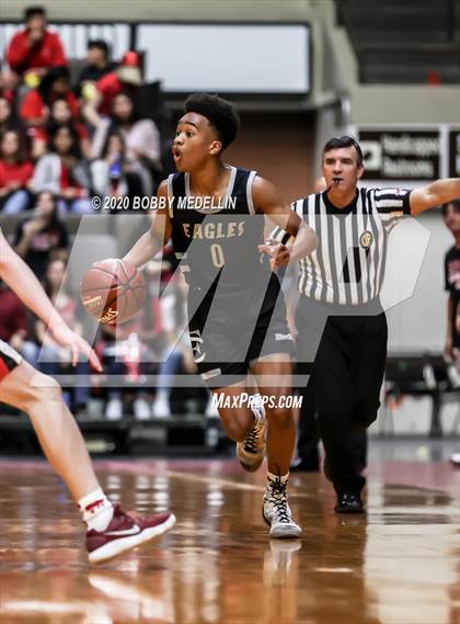 Thumbnail 2 in Fresno Christian vs. Fowler (CIF Central Section Championship) photogallery.