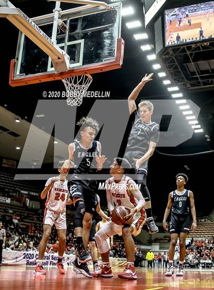 Thumbnail 3 in Fresno Christian vs. Fowler (CIF Central Section Championship) photogallery.