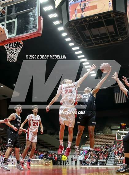 Thumbnail 2 in Fresno Christian vs. Fowler (CIF Central Section Championship) photogallery.