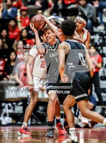 Thumbnail 1 in Fresno Christian vs. Fowler (CIF Central Section Championship) photogallery.