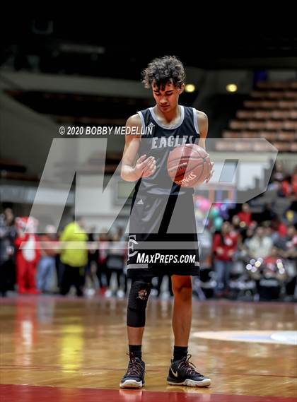 Thumbnail 2 in Fresno Christian vs. Fowler (CIF Central Section Championship) photogallery.