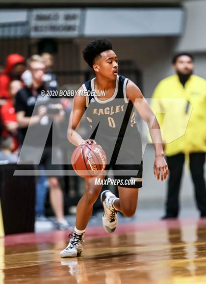 Thumbnail 3 in Fresno Christian vs. Fowler (CIF Central Section Championship) photogallery.