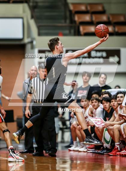 Thumbnail 2 in Fresno Christian vs. Fowler (CIF Central Section Championship) photogallery.