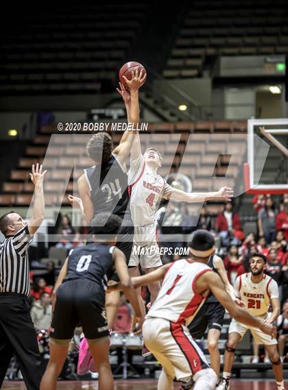 Thumbnail 1 in Fresno Christian vs. Fowler (CIF Central Section Championship) photogallery.
