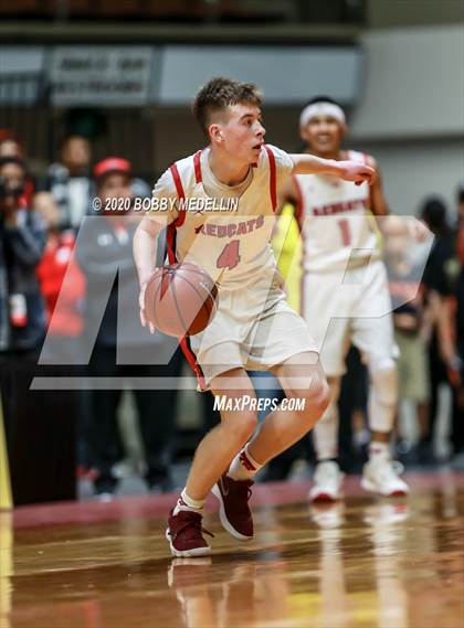 Thumbnail 3 in Fresno Christian vs. Fowler (CIF Central Section Championship) photogallery.