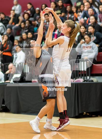Thumbnail 3 in Silver Creek vs. Menlo-Atherton (CIF CCS D1 Final) photogallery.