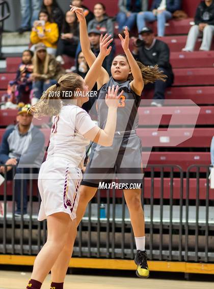 Thumbnail 3 in Silver Creek vs. Menlo-Atherton (CIF CCS D1 Final) photogallery.