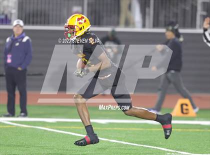 Thumbnail 1 in De La Salle vs. Mission Viejo (CIF Division 1-AA State Final) photogallery.