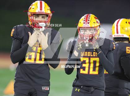 Thumbnail 3 in De La Salle vs. Mission Viejo (CIF Division 1-AA State Final) photogallery.