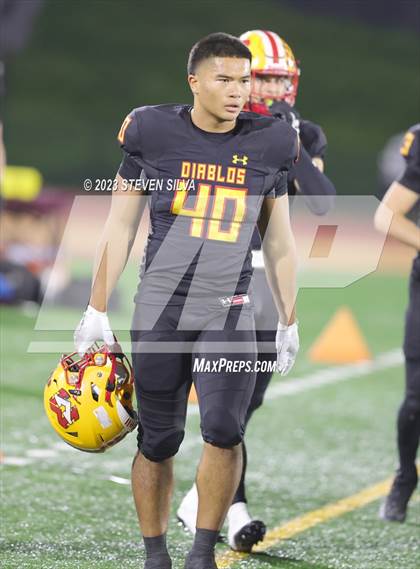 Thumbnail 3 in De La Salle vs. Mission Viejo (CIF Division 1-AA State Final) photogallery.