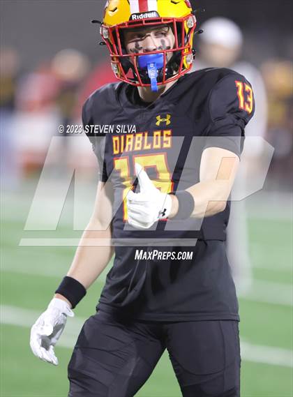Thumbnail 2 in De La Salle vs. Mission Viejo (CIF Division 1-AA State Final) photogallery.