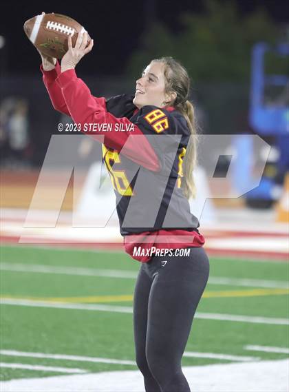 Thumbnail 3 in De La Salle vs. Mission Viejo (CIF Division 1-AA State Final) photogallery.